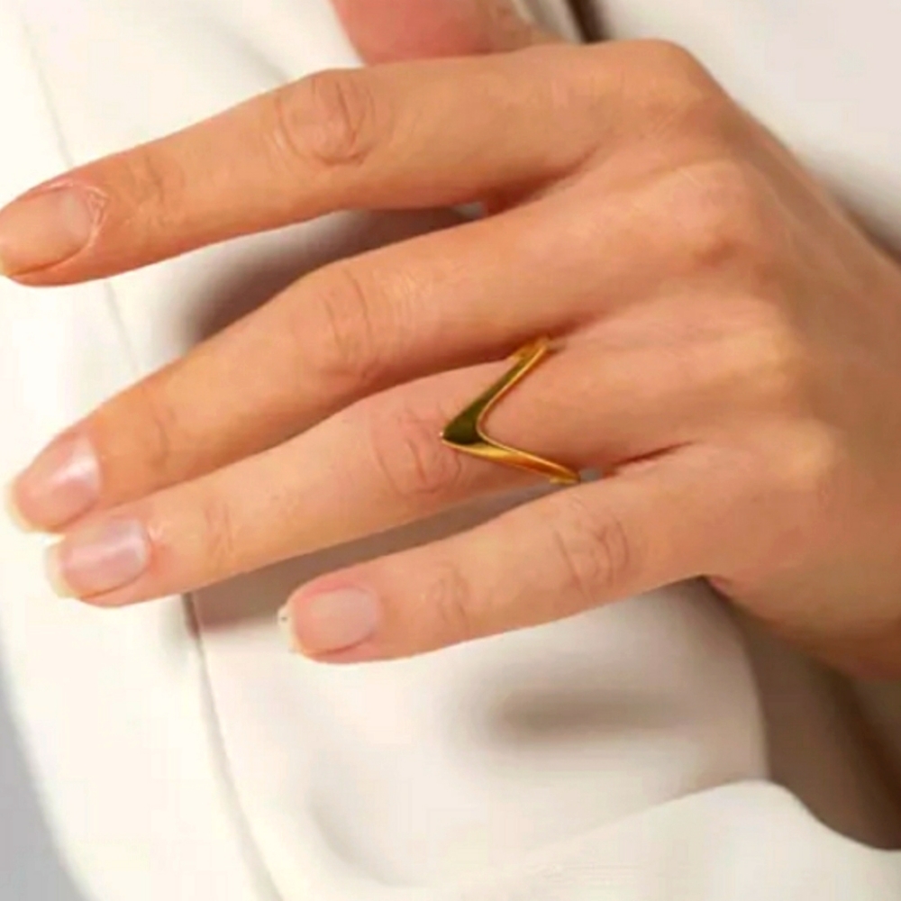 ▪️18k gold plated V shaped statement ring; NWOT